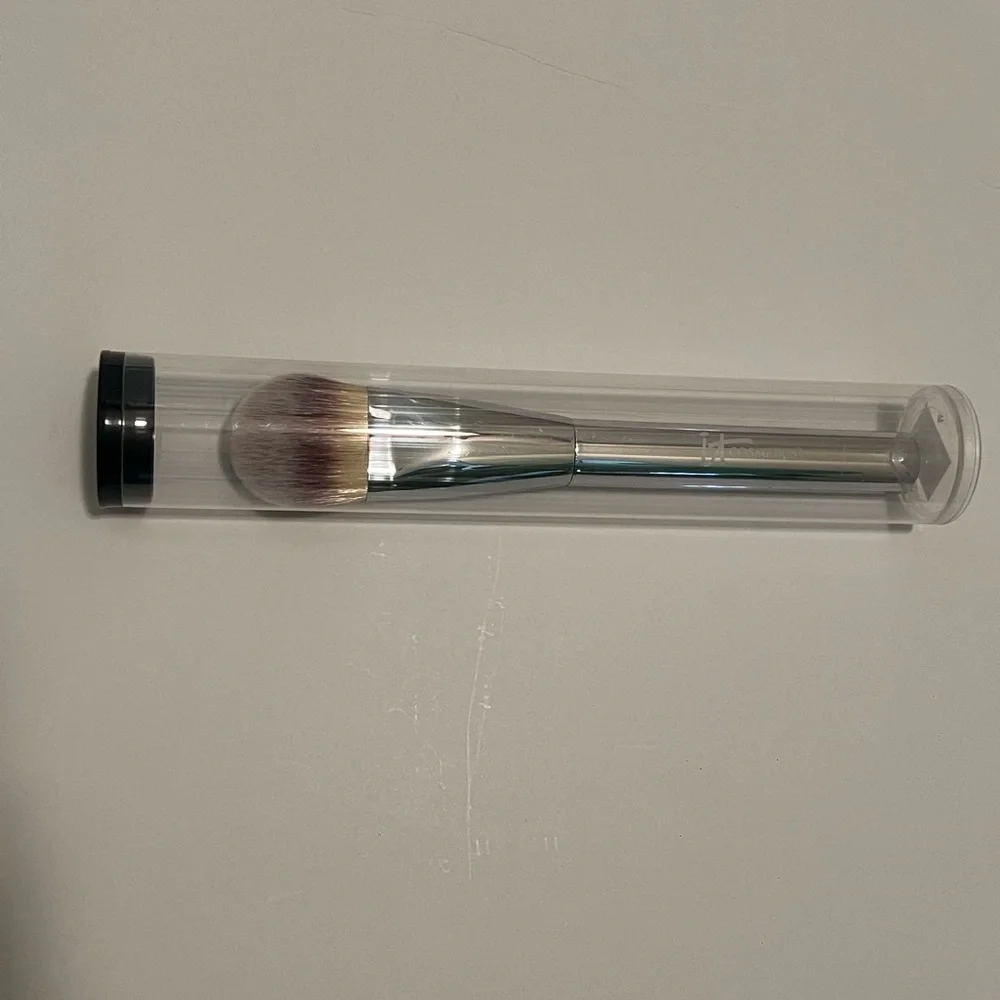 IT Cosmetics Foundation Brush